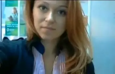 Відео мастурбація на веб-камері дівчини-менеджера для продажу мобільних телефонів